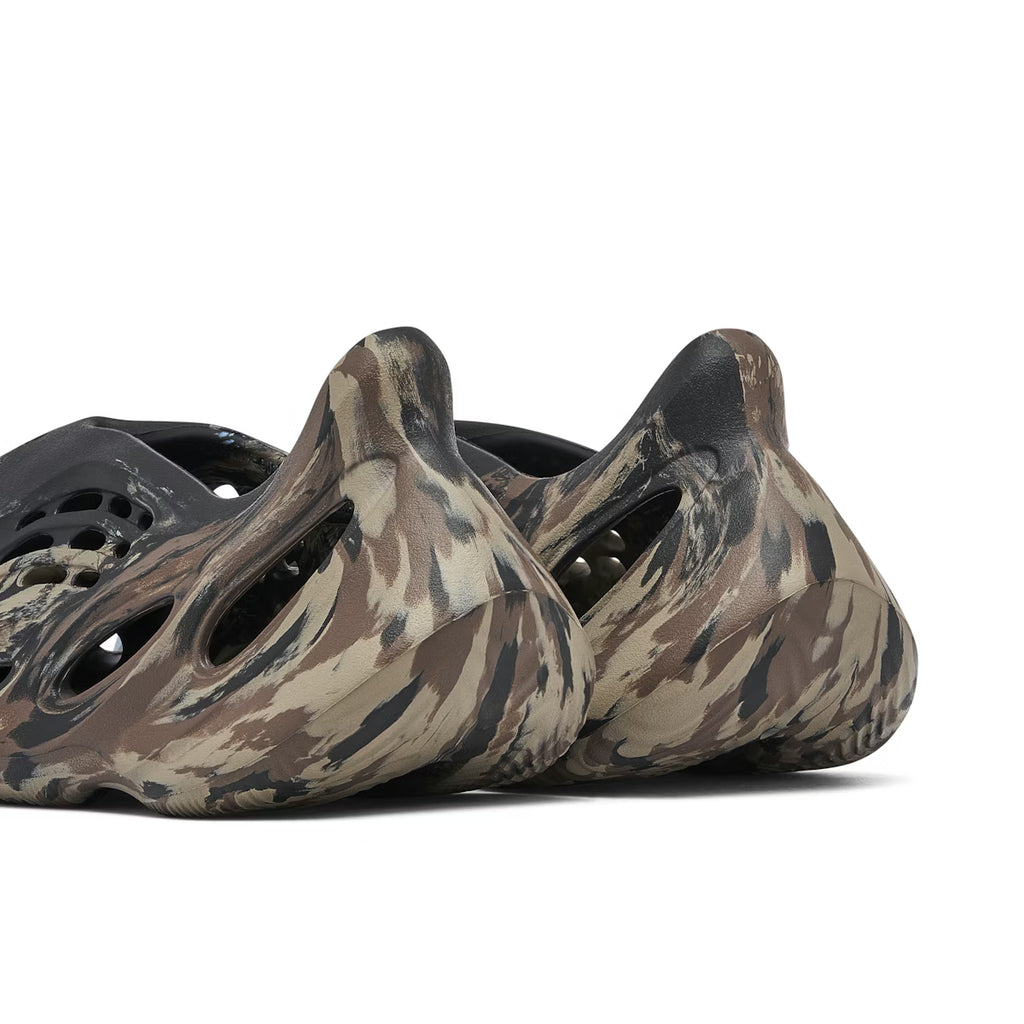YEEZY FOAM RUNNER MX CINDER