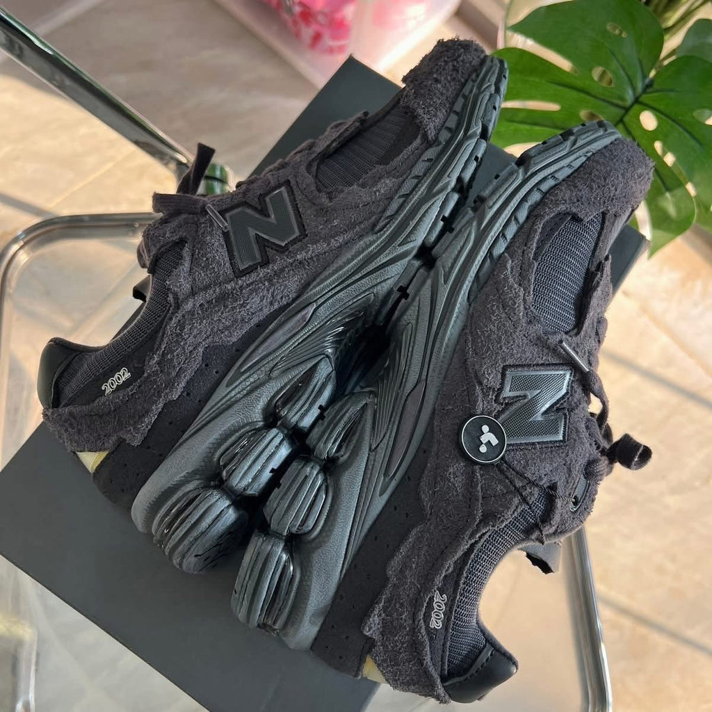 NEW BALANCE 2002R PROTECTION PACK PHANTOM