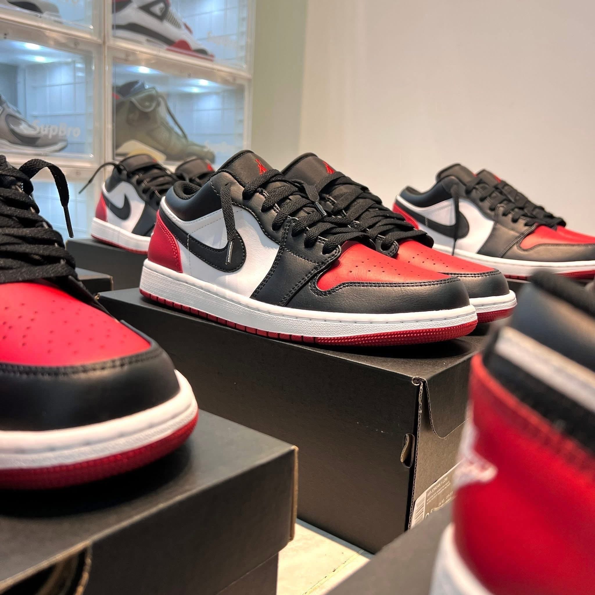AIR JORDAN 1 LOW BRED TOE