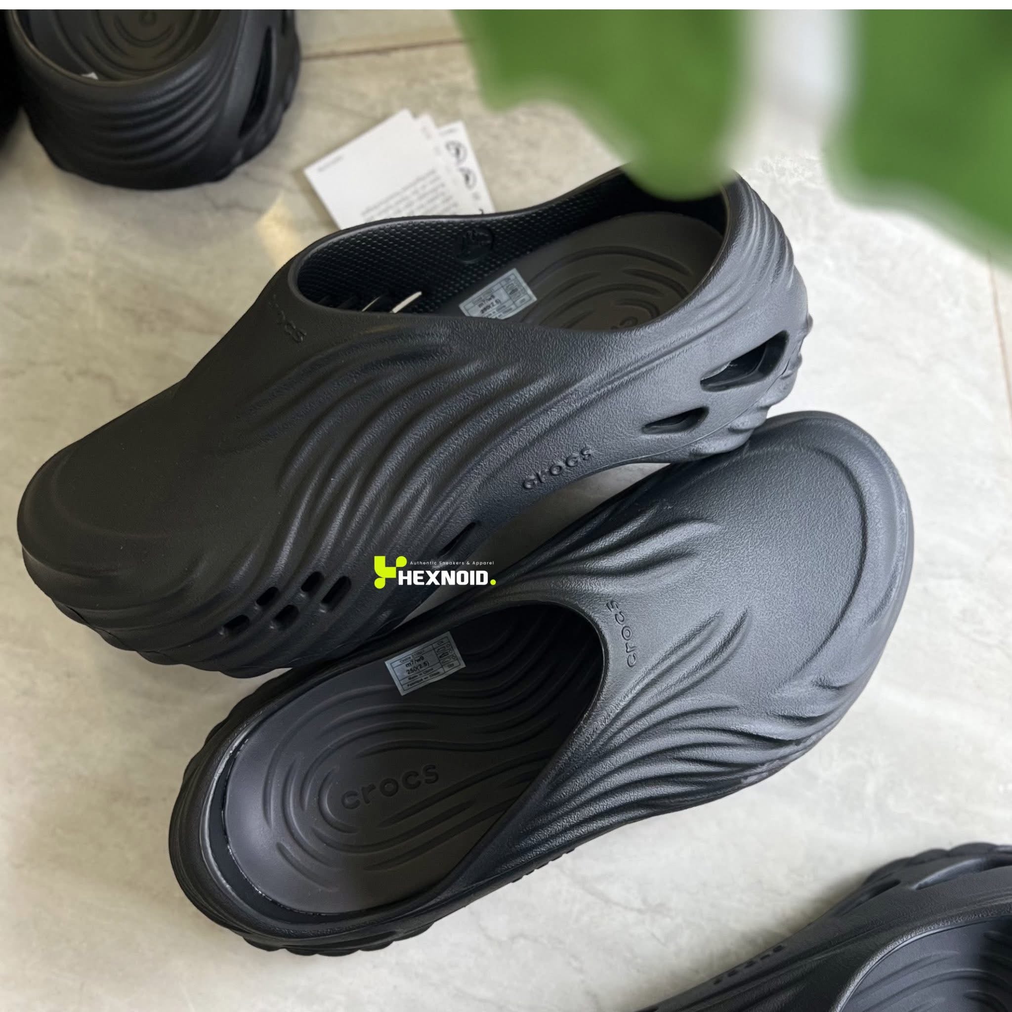 Crocs Echo Wave Triple Black